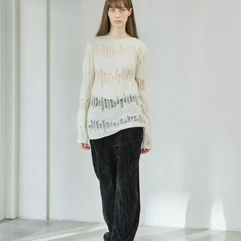 다이애그널 SHOT HOLE LONG KNIT TOP (ivory)