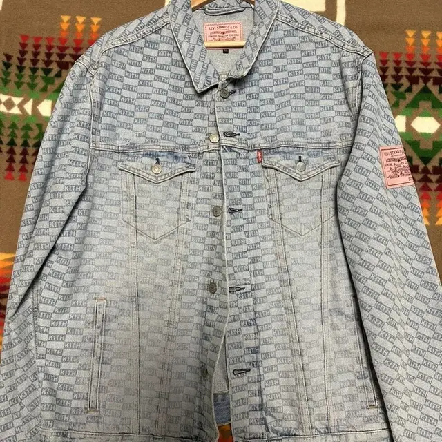 kith x  levi's trucker jacket xl