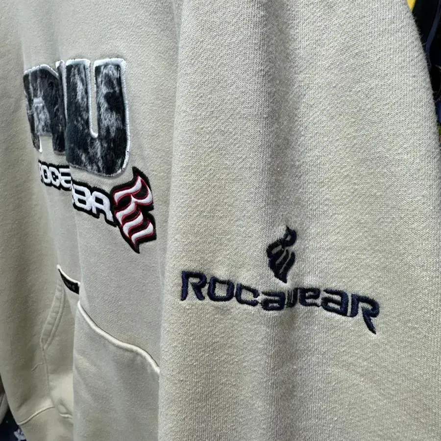 roca wear hoodie vtg 로카웨어