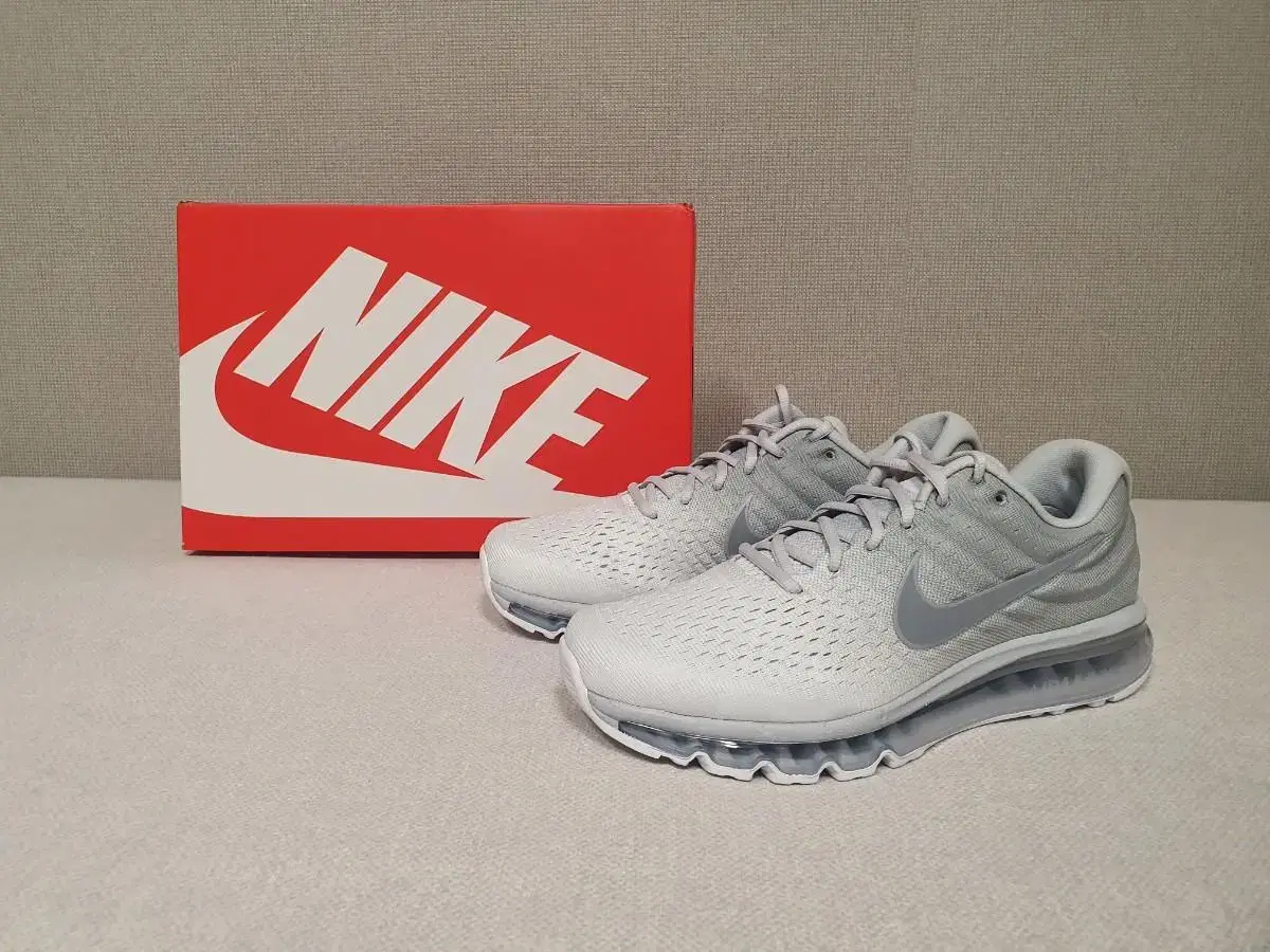 나이키 에어맥스 2017 화이트