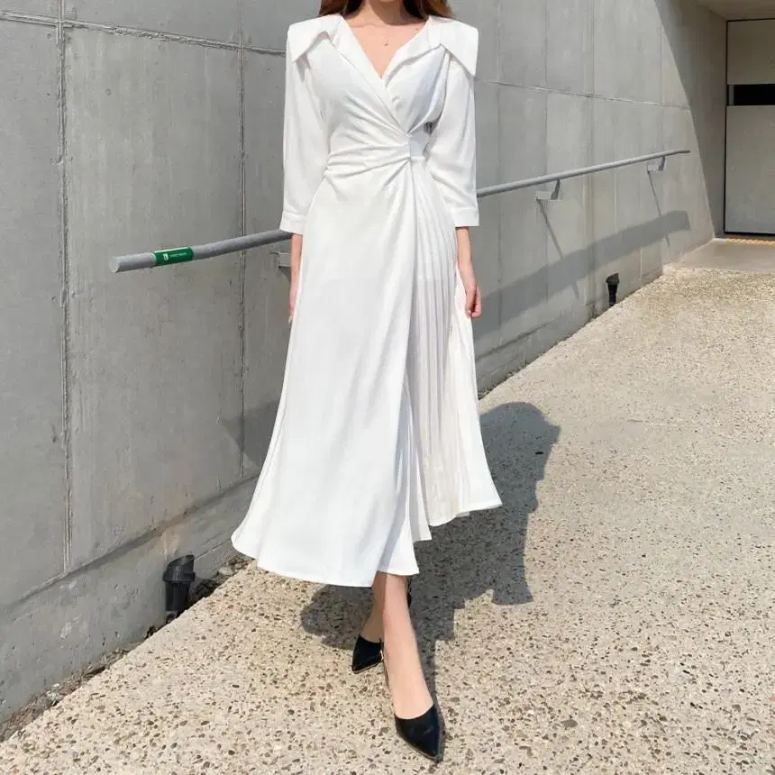 New product) High-quality double-breasted long dress with shirring and long sleeves, shirt-lap pleats, silk bridal shower, self-wedding