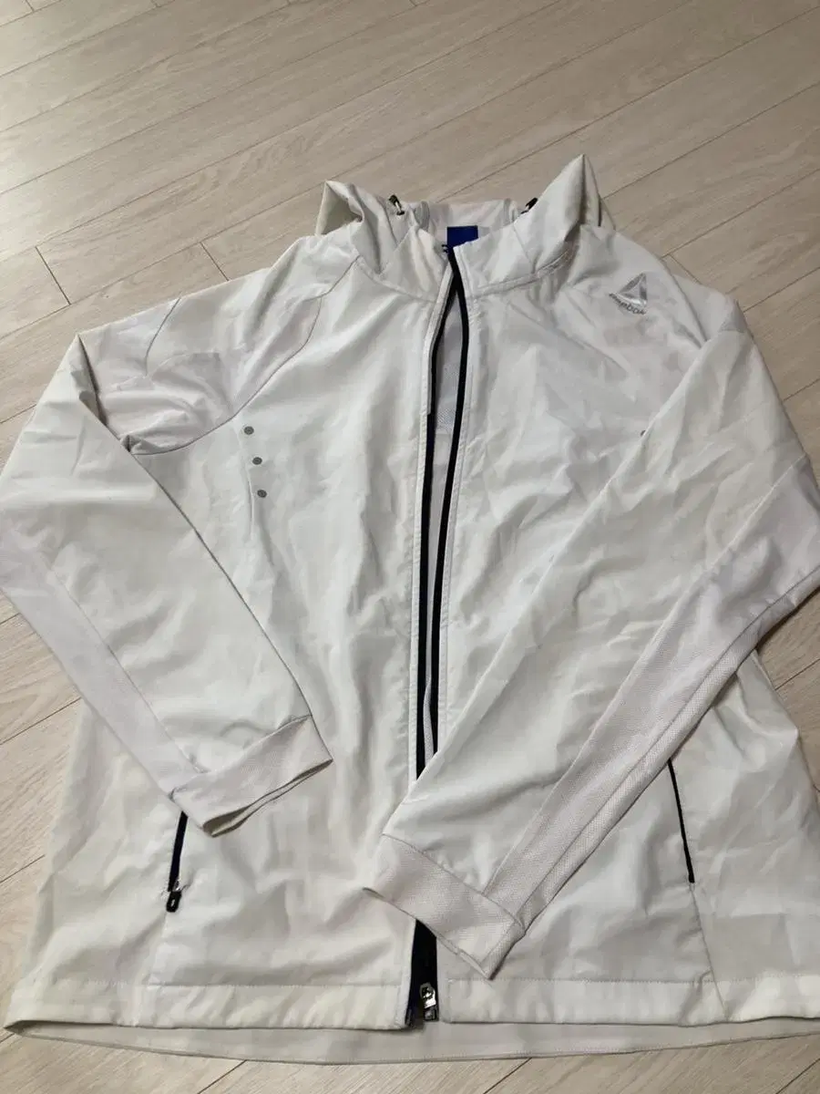 Reebok tracksuit thinness