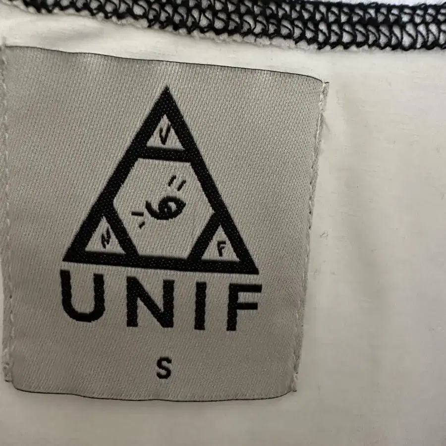 Unif 크롭탑