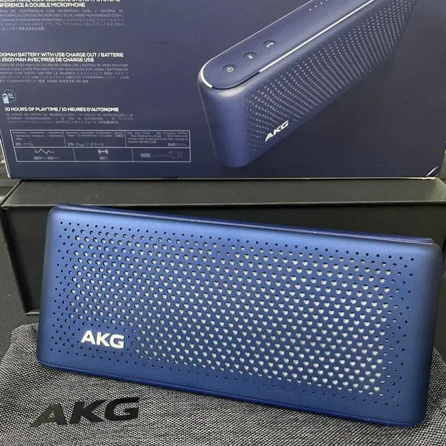 AKG 스피커