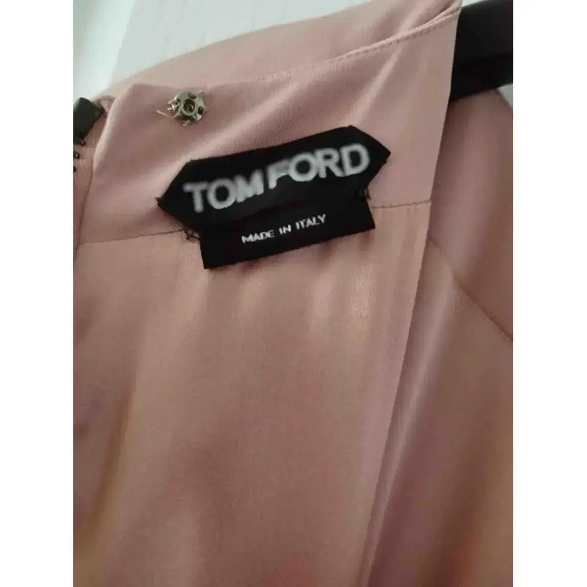 톰포드 Tom Ford 지퍼 디테일 미디 원피스