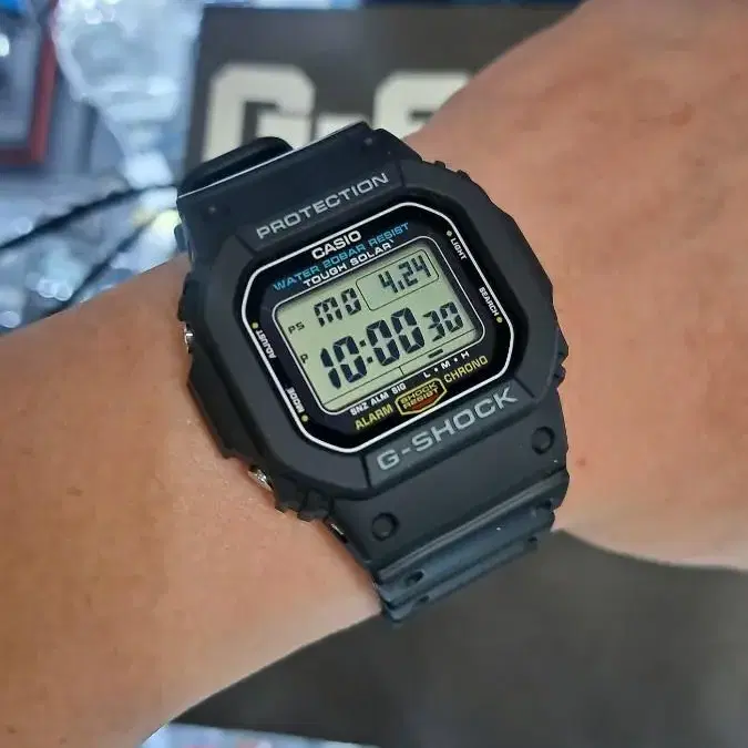 지셕시계 G-5600UE-1DR 터프쏠라