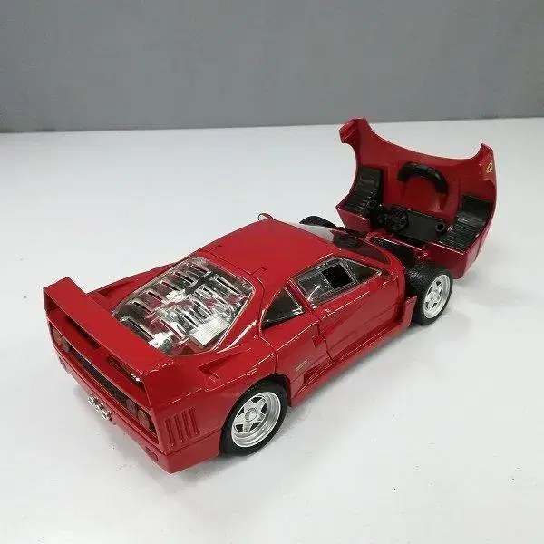 Hotwheels 1:18 다이캐스트 페라리F40상태좋은 중고제품 팝니다