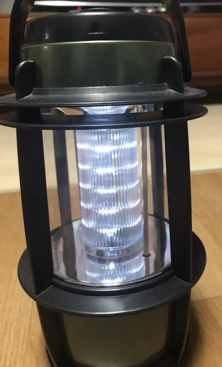 Outdoor camping lantern