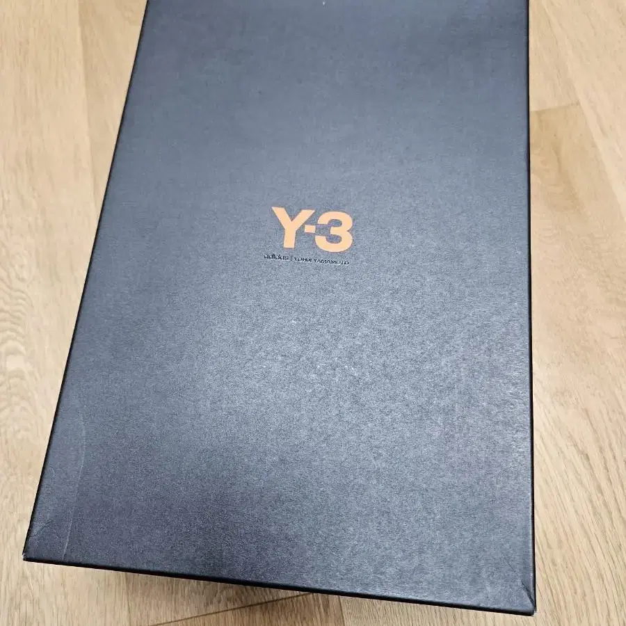 y-3 요지스타 박스 구합니다