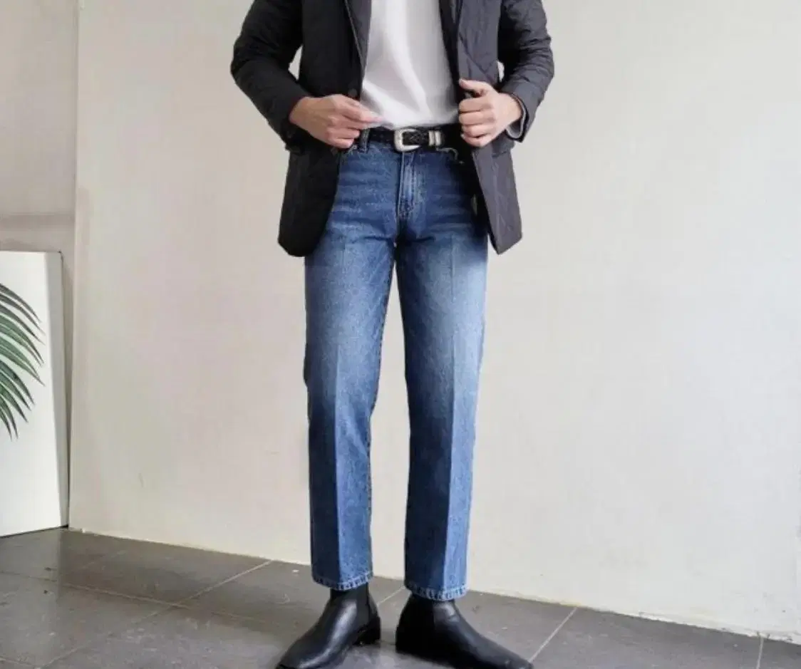 Sell straight-fit jeans