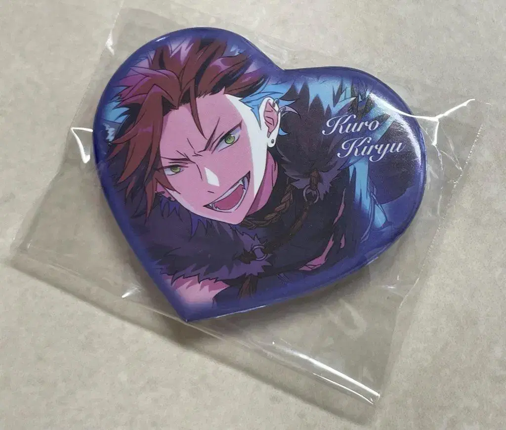 Anstar Heart Can Badge Kuro