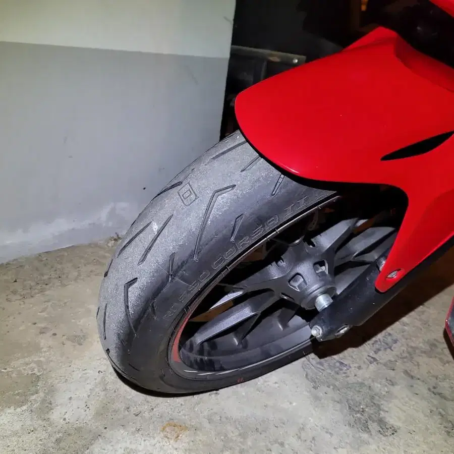 cbr500r 21년식 짧은키로수 판매합니다 가격내림