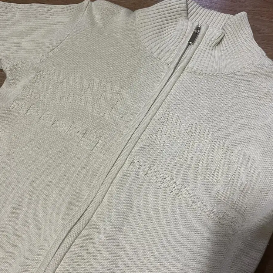 스컬프터 Classic Logo Zip-up Sweater Ivory