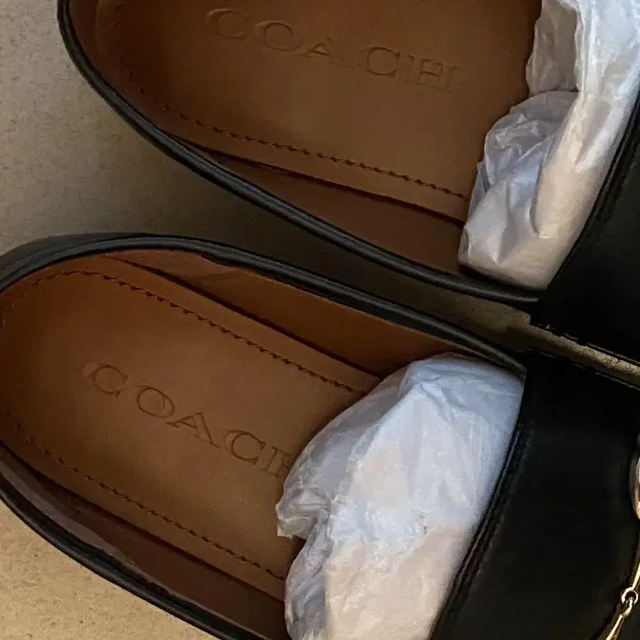 코치 로퍼 coach haley loafer