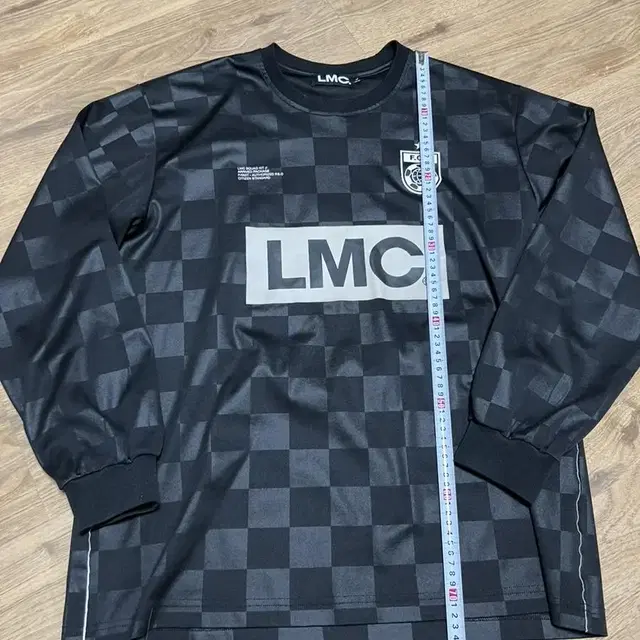 lmc 긴팔티