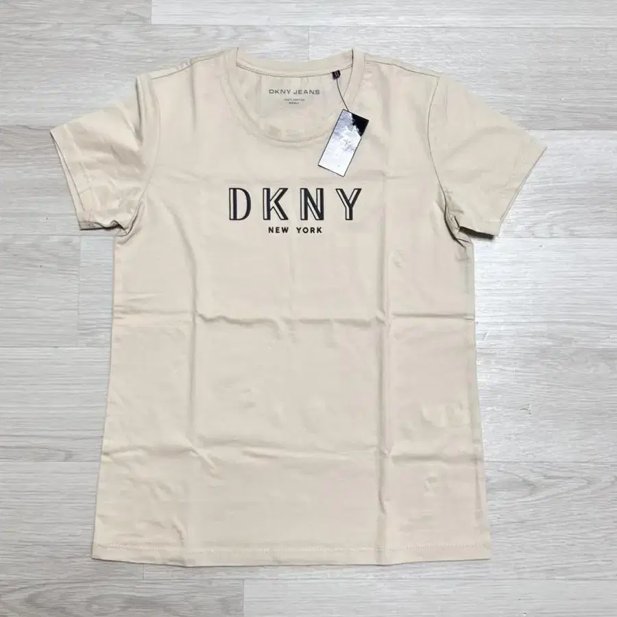 DKNY 여성 반팔 티셔츠