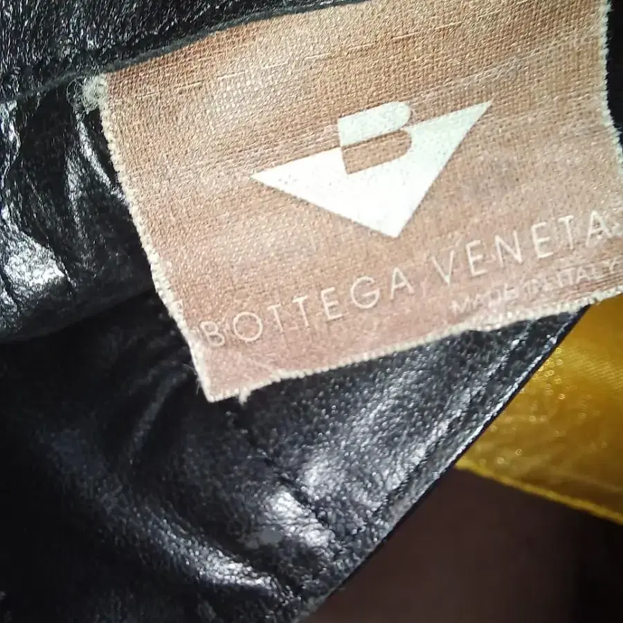 보테가베네타 BOTTEGA VENETA 인트레치아토 지갑