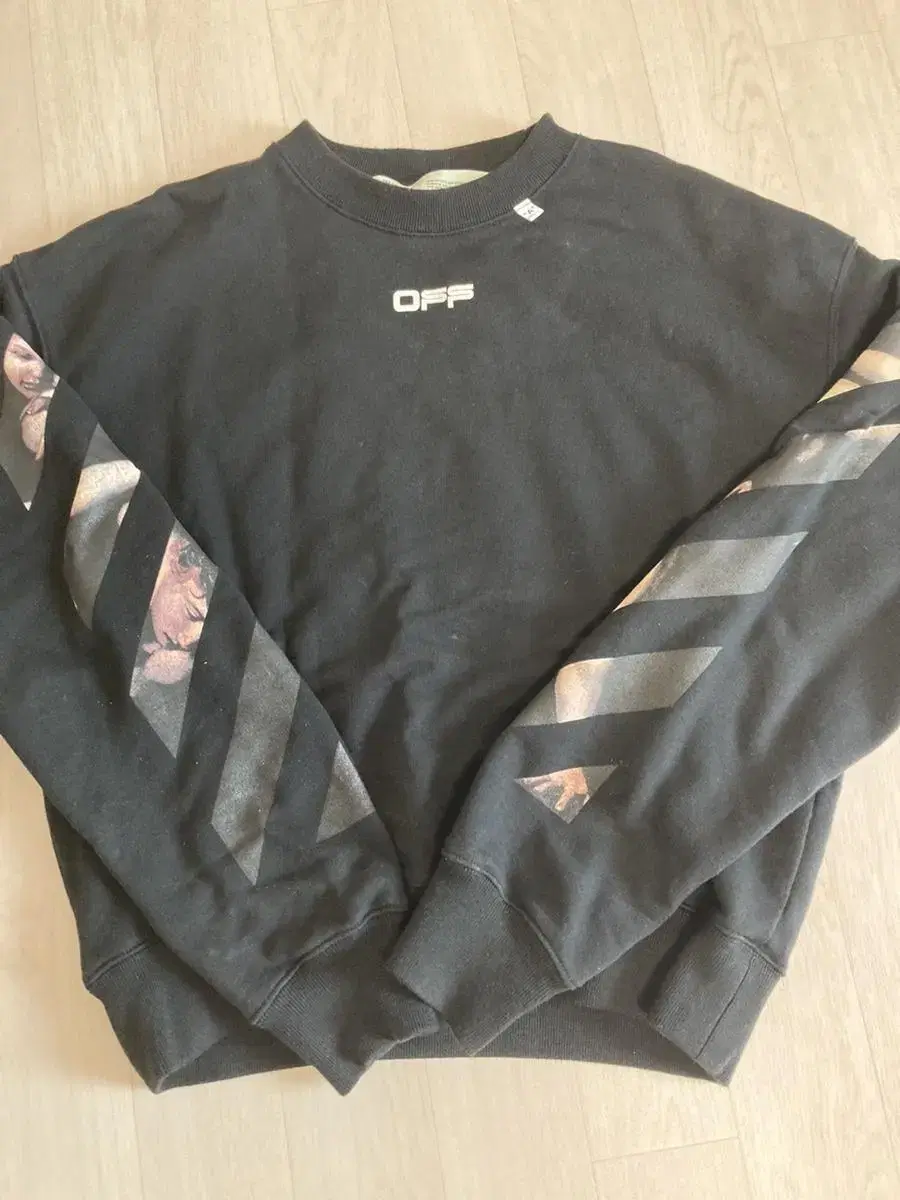 Off-white caravaggio top