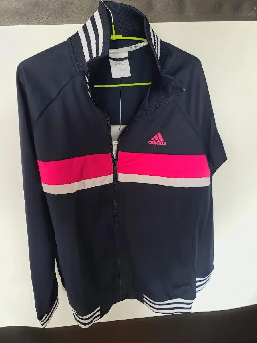 Unisex Adidas zip-up jersey L size 100 New