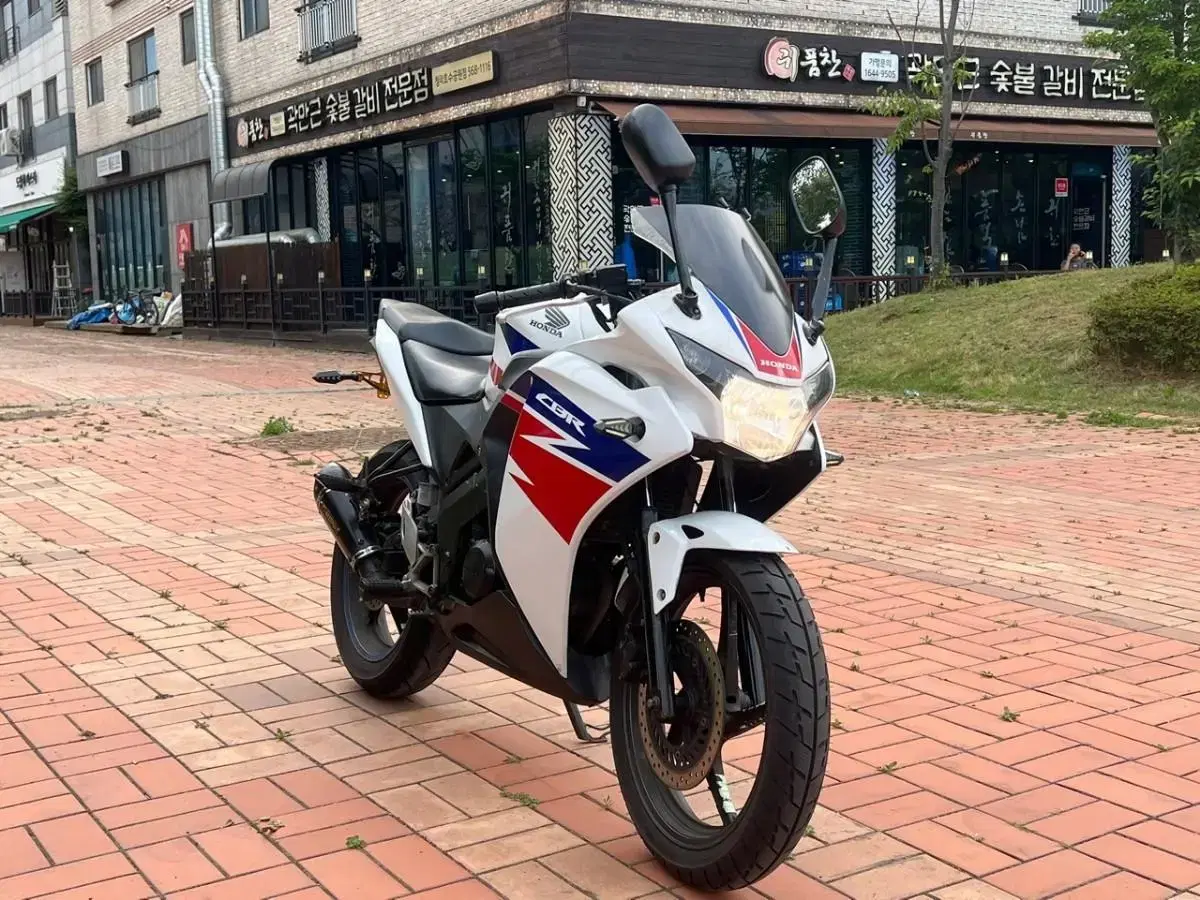 혼다 cbr125 건담 14년식 희귀카울 관리잘된차량