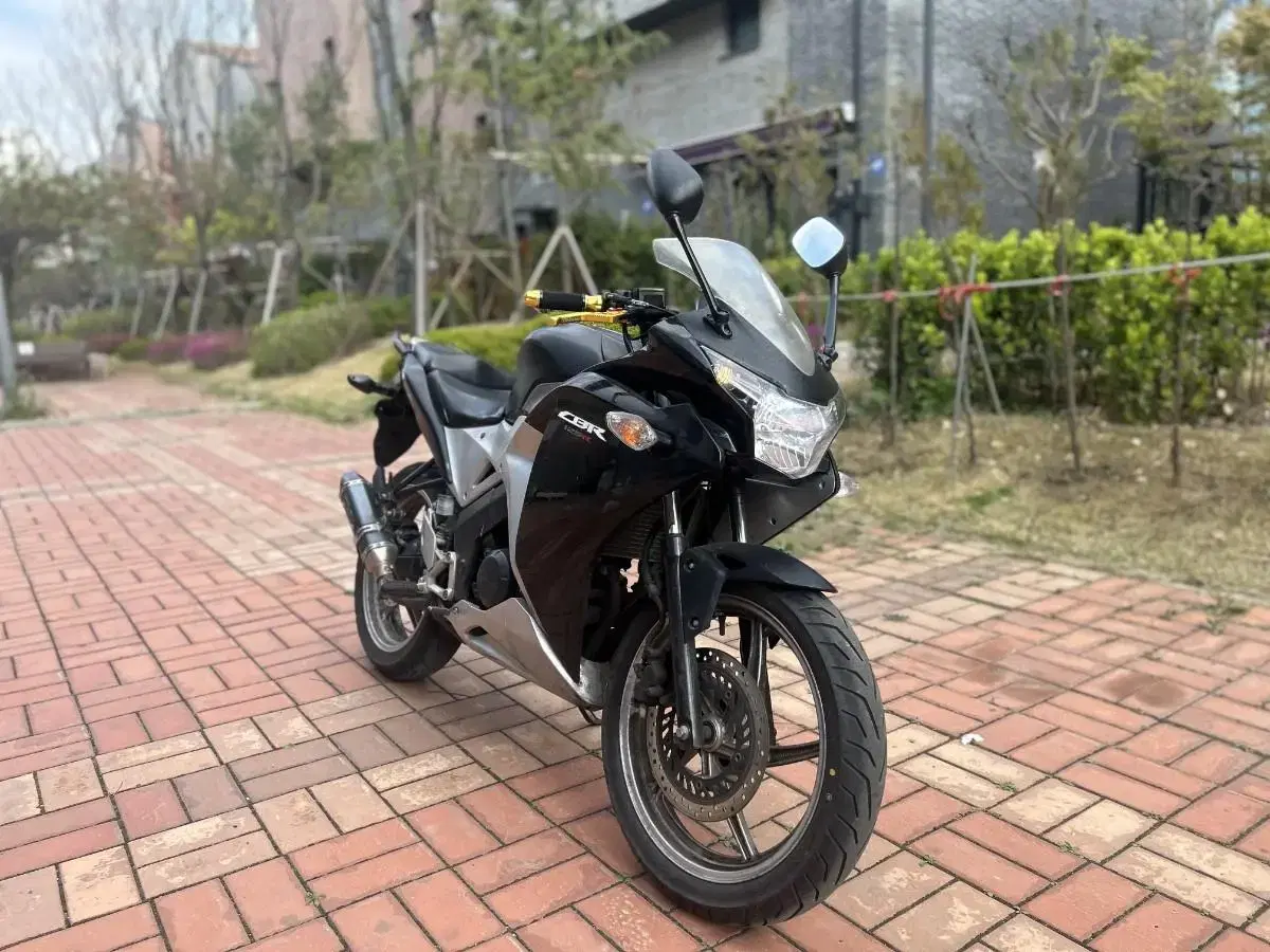 혼다 CBR125r  14년식 140만원  관리잘된차량 판매합니다