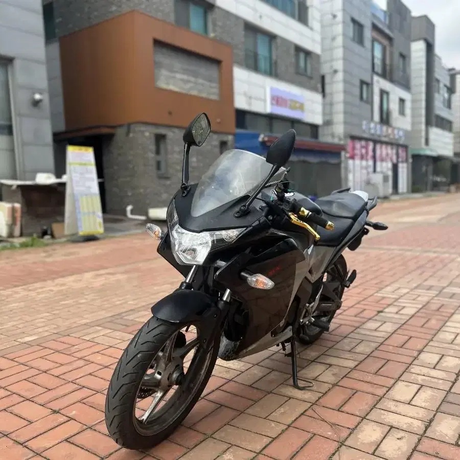 혼다 CBR125r  14년식 140만원  관리잘된차량 판매합니다