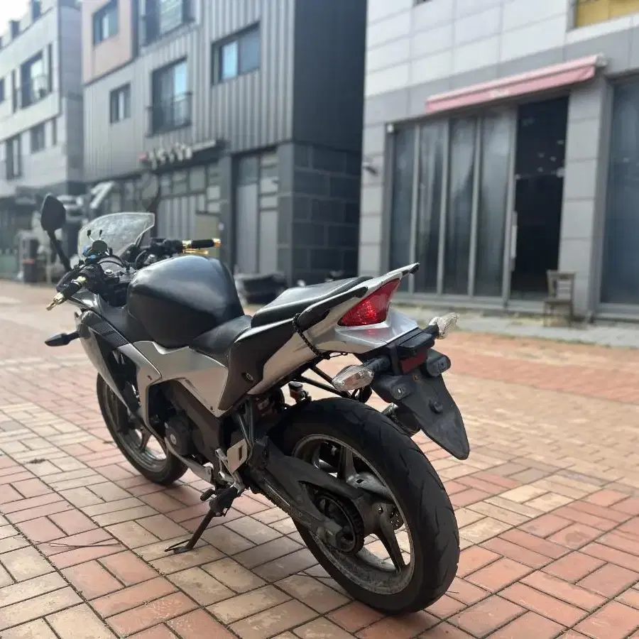 혼다 CBR125r  14년식 140만원  관리잘된차량 판매합니다