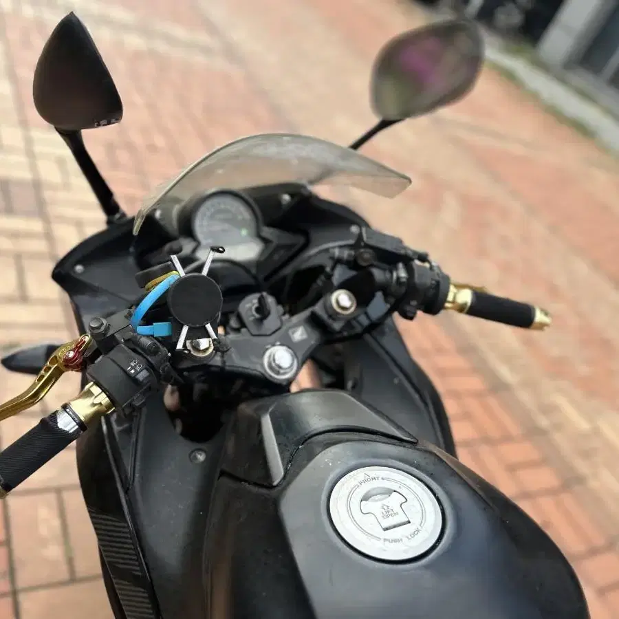 혼다 CBR125r  14년식 140만원  관리잘된차량 판매합니다