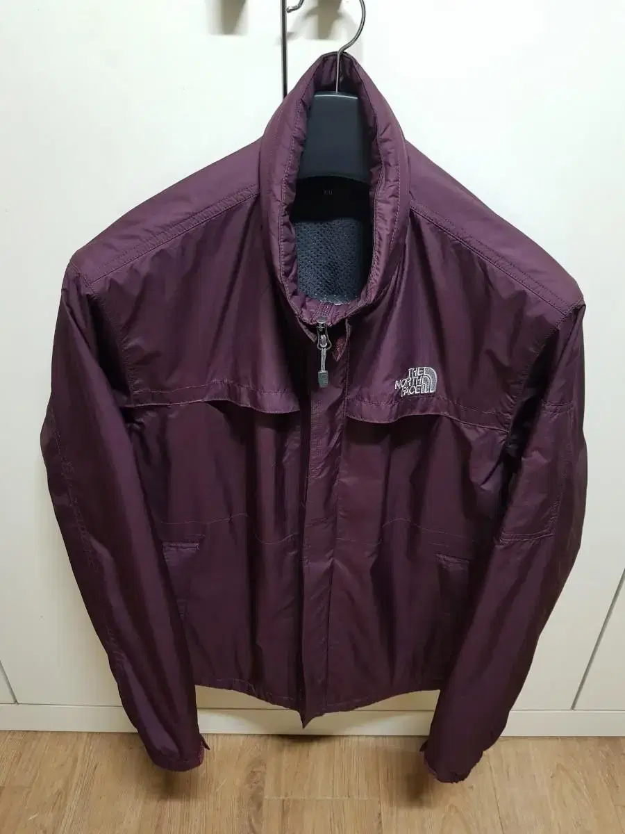 The North Face Lightweight Ventilated Windbreaker 100