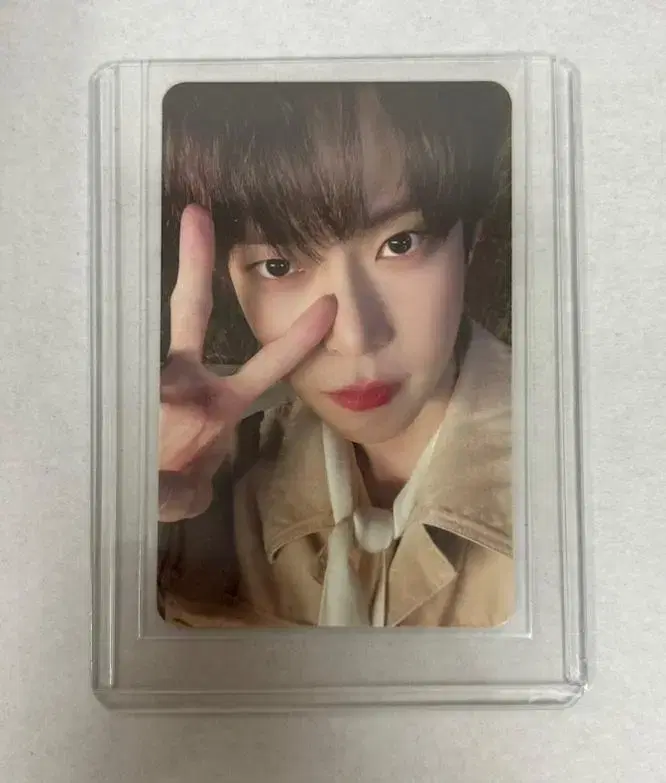 Universe ID Card doyoung Cellphone WTS