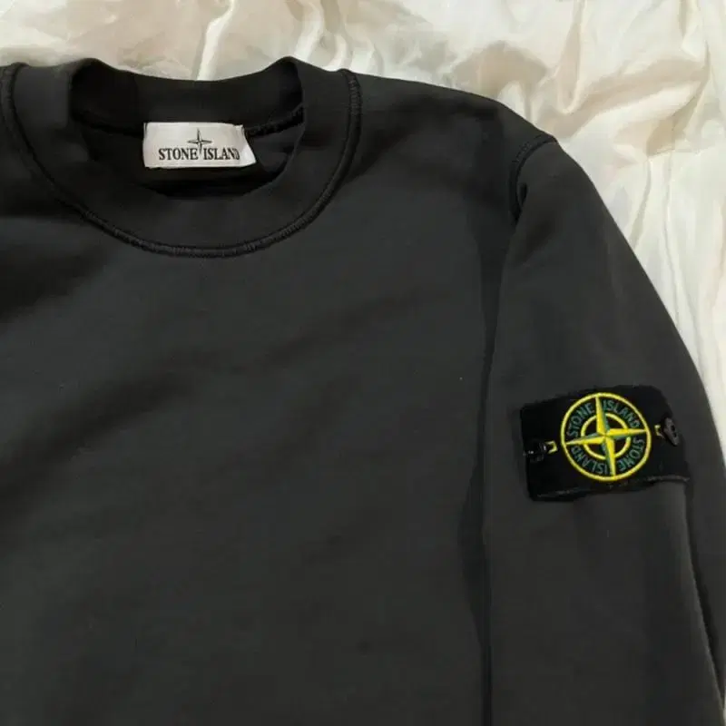 Stone Island man-to-man sale. No defects.