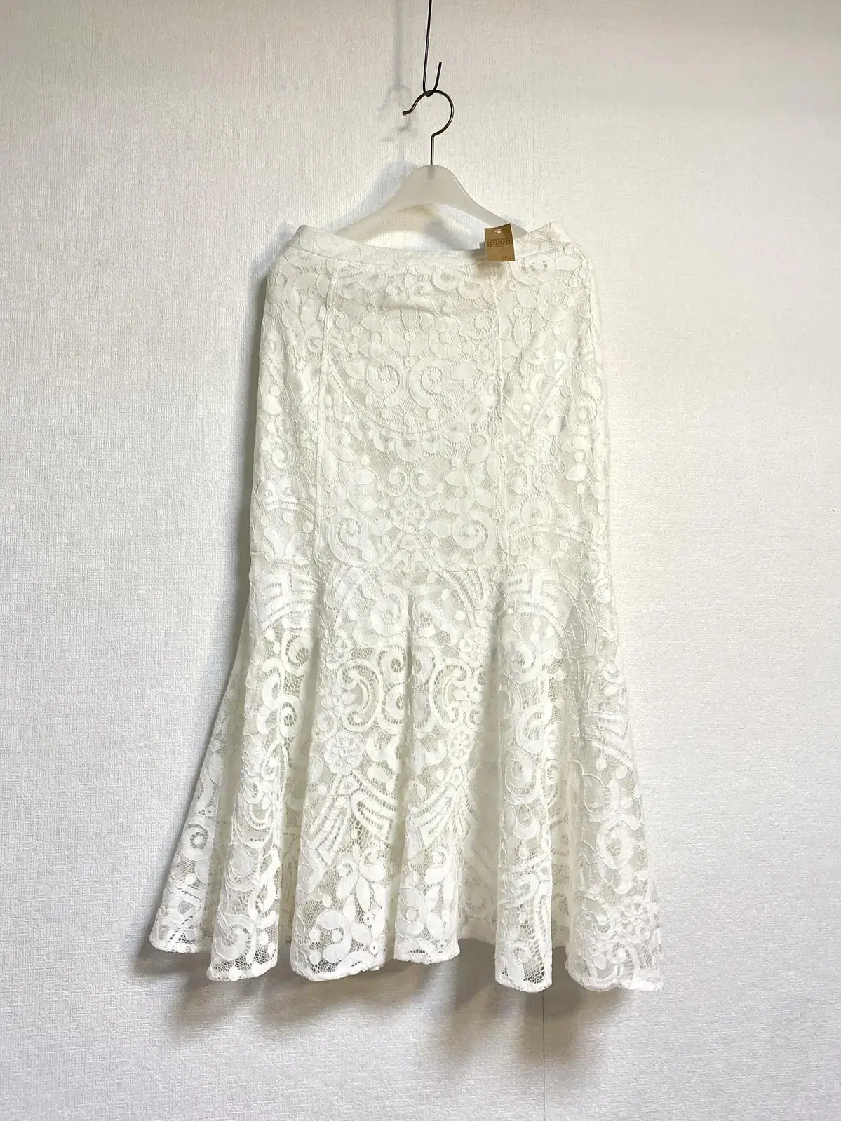 White lace mermaid frill skirt b