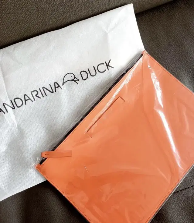 새상품)MANDARINA DUCK) 만다리나덕 파우치