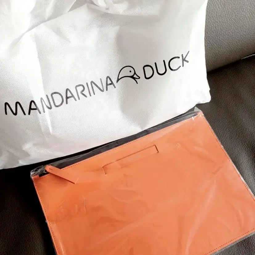 새상품)MANDARINA DUCK) 만다리나덕 파우치