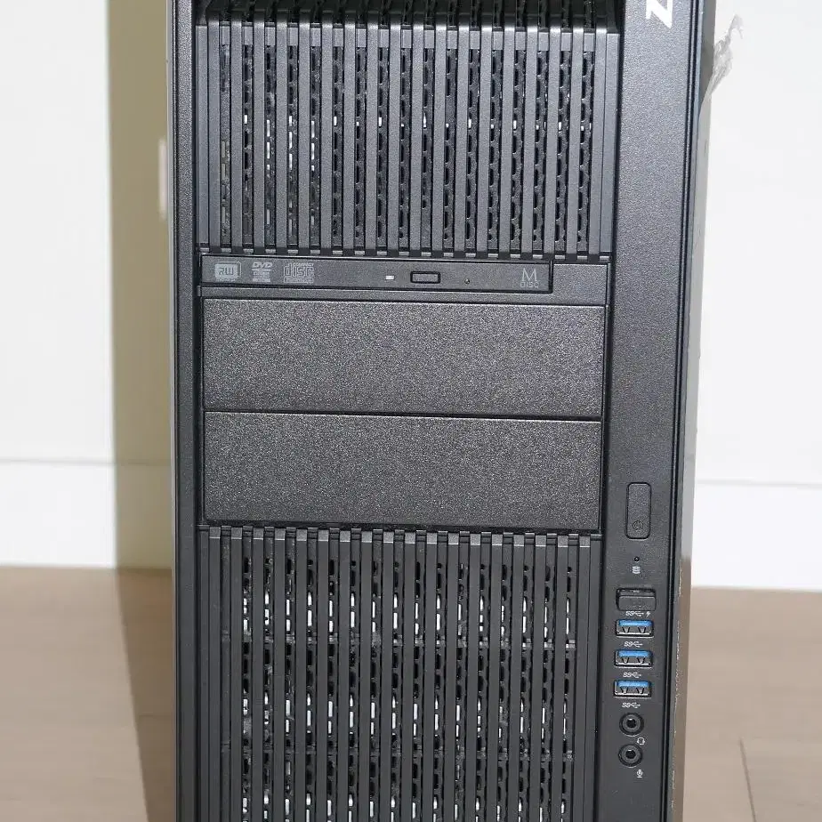 HP Z840 22 코어 44 쓰레드 E5-2699/6 V4 파이노드