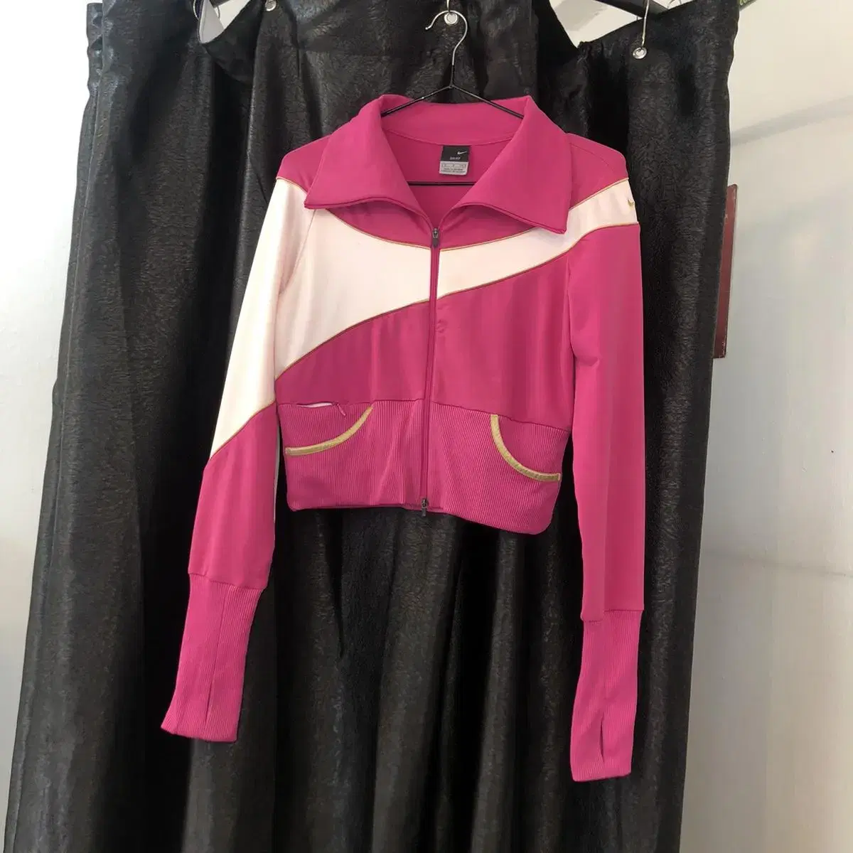 Vintage Nike dri fit pink crop zip up