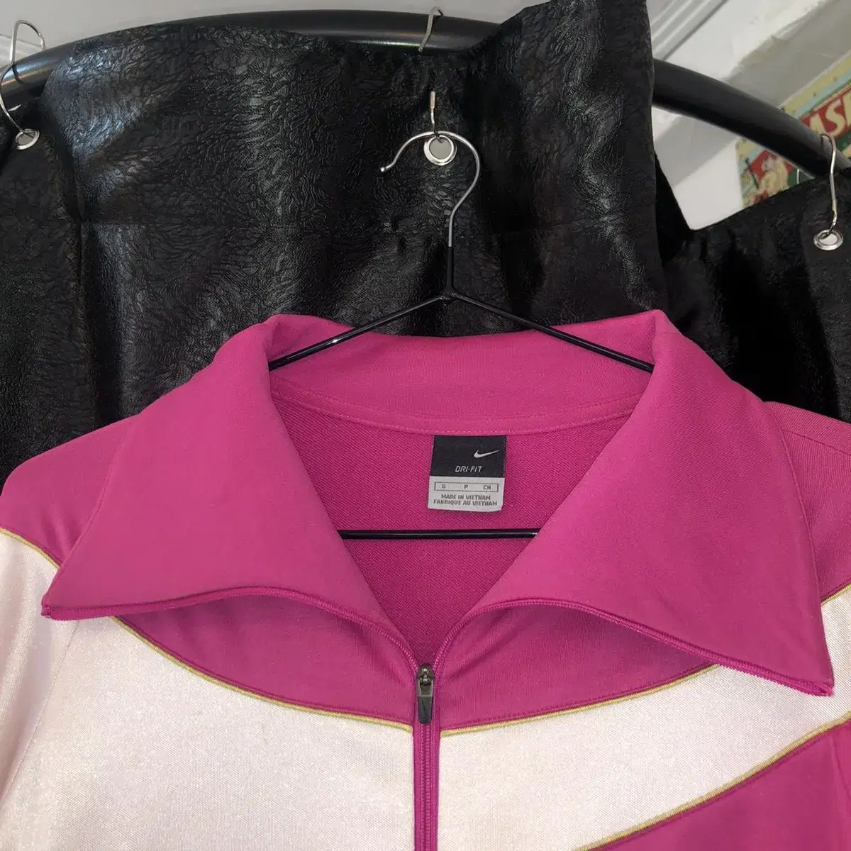 Vintage Nike dri fit pink crop zip up