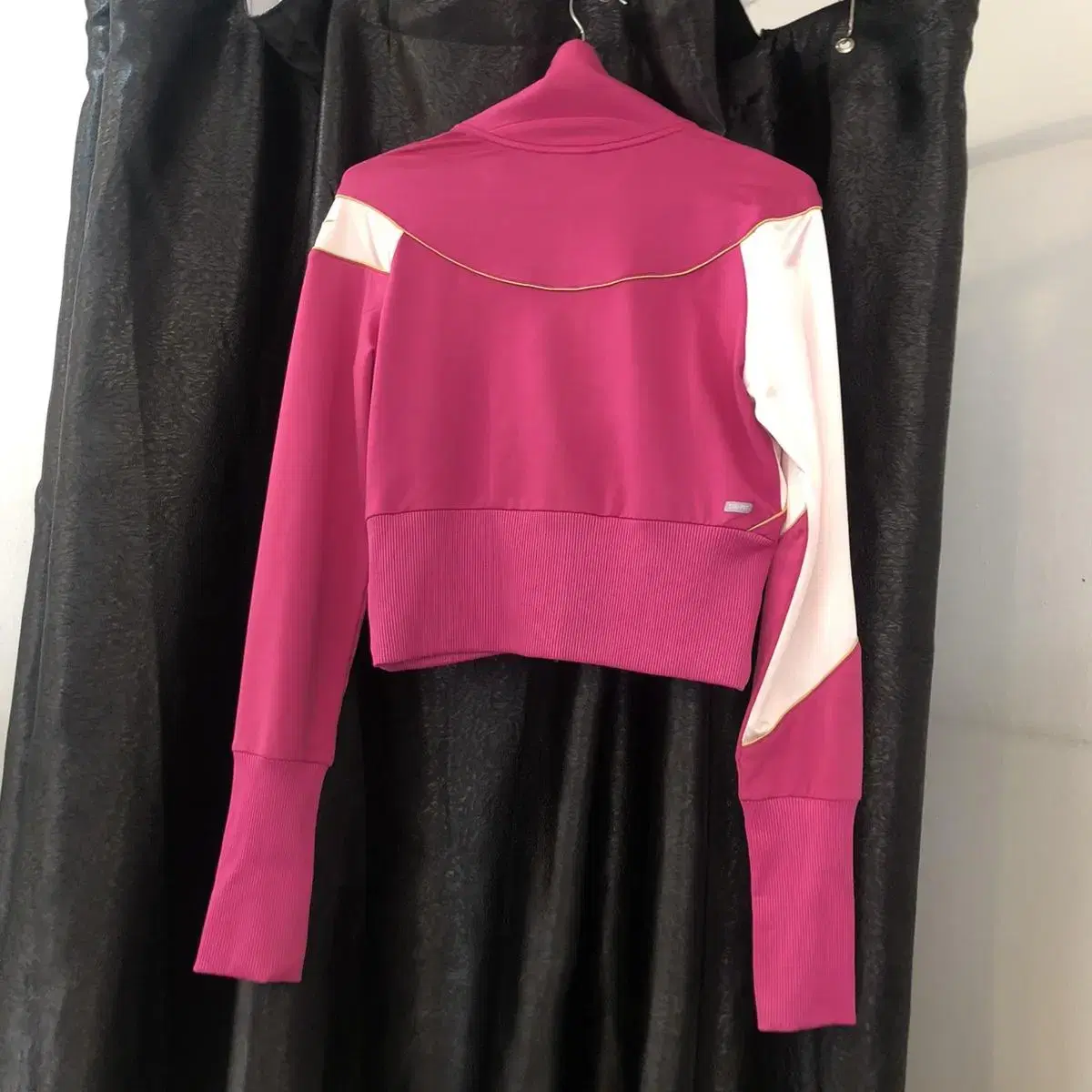 Vintage Nike dri fit pink crop zip up