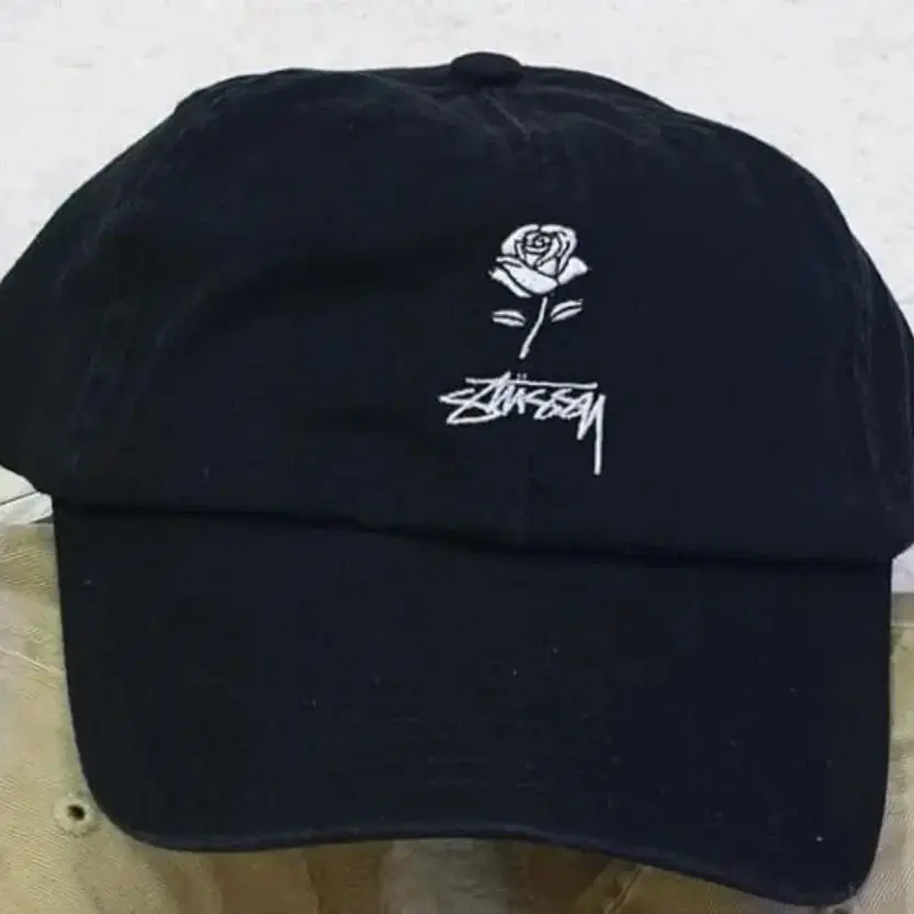 Stussy 로즈 캡 새상품