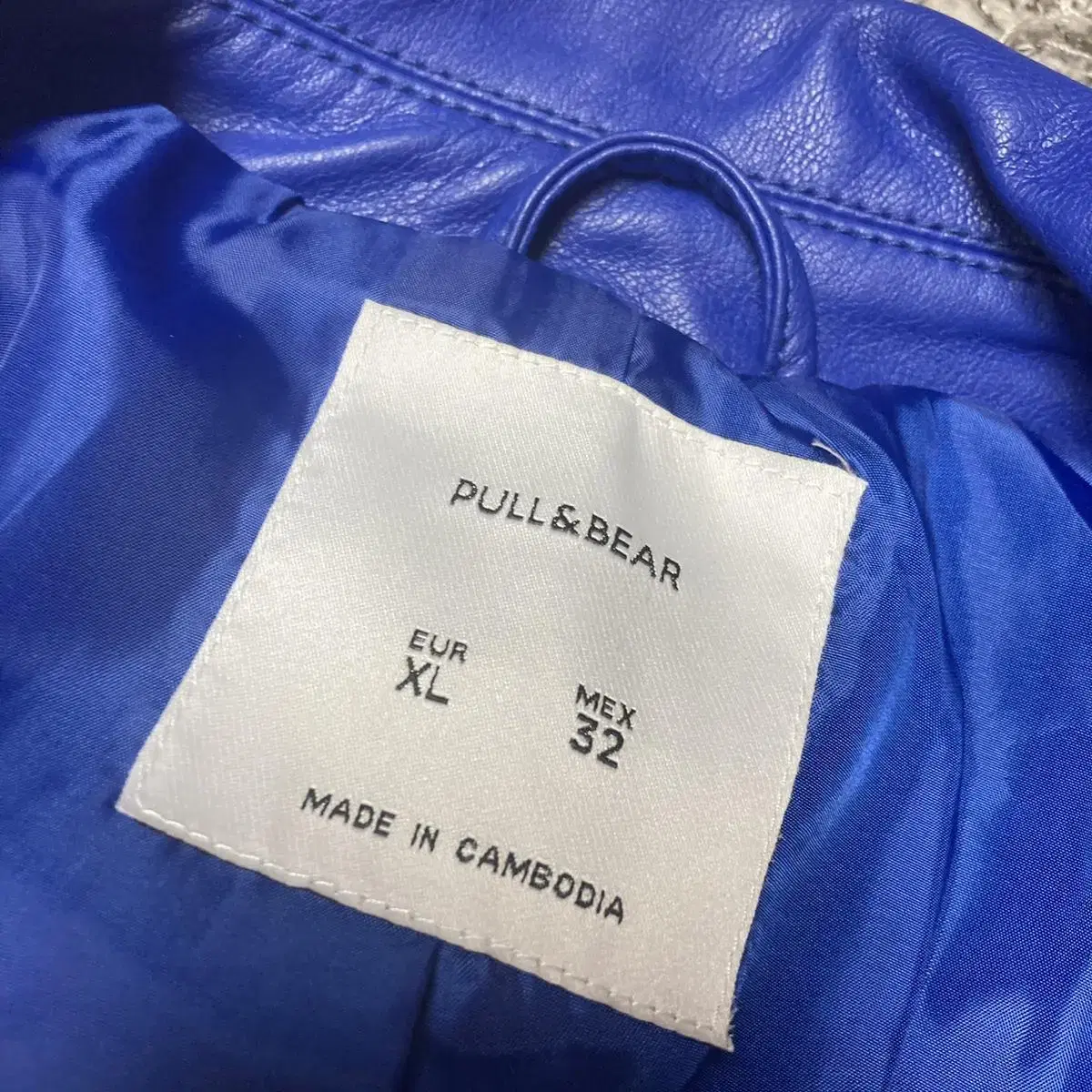 Pull&bear 비건 레더 크롭  자켓