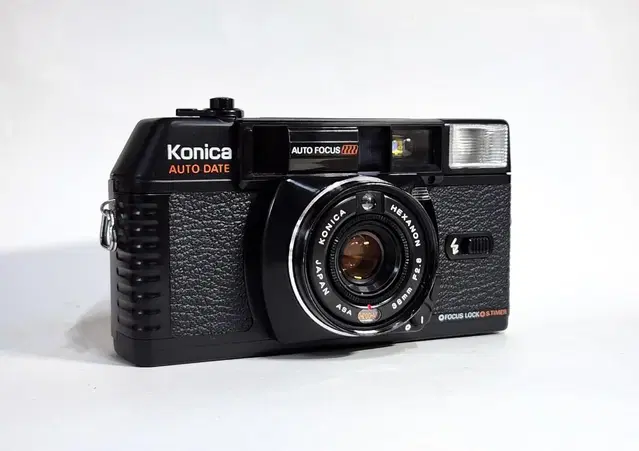 KONICA C35 MFD 필카 정상작동. 렌즈파인더 깨끗함.