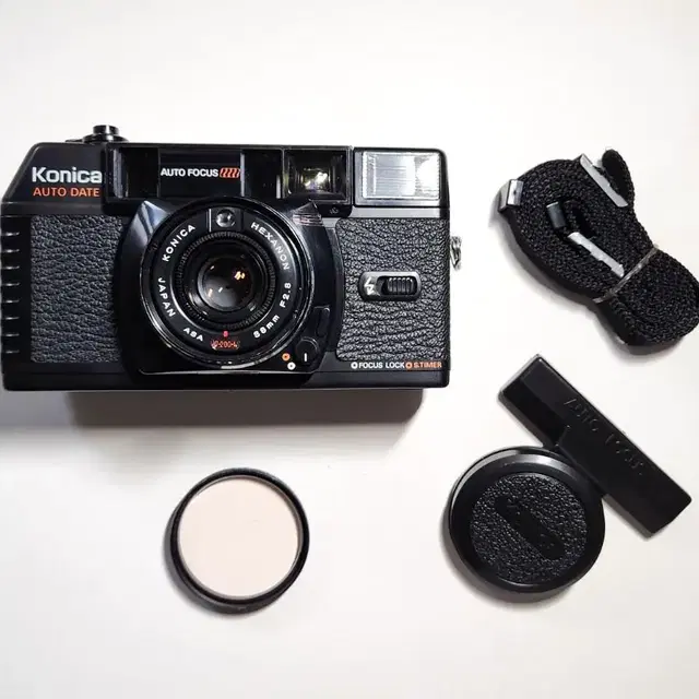 KONICA C35 MFD 필카 정상작동. 렌즈파인더 깨끗함.