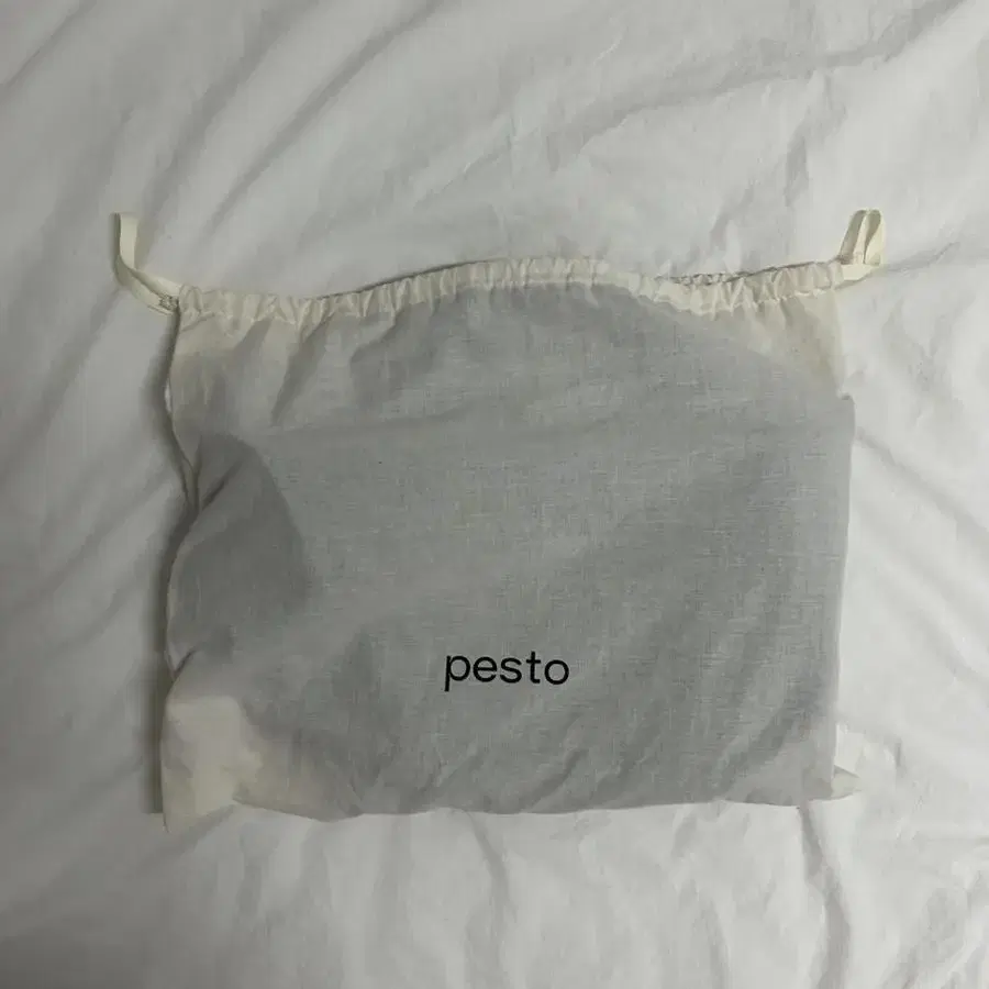 Pesto Canvas bag black 페스토 캔버스백 블랙