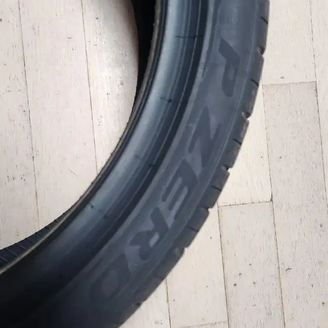 피렐리 피제로 235/40R19 신품1개