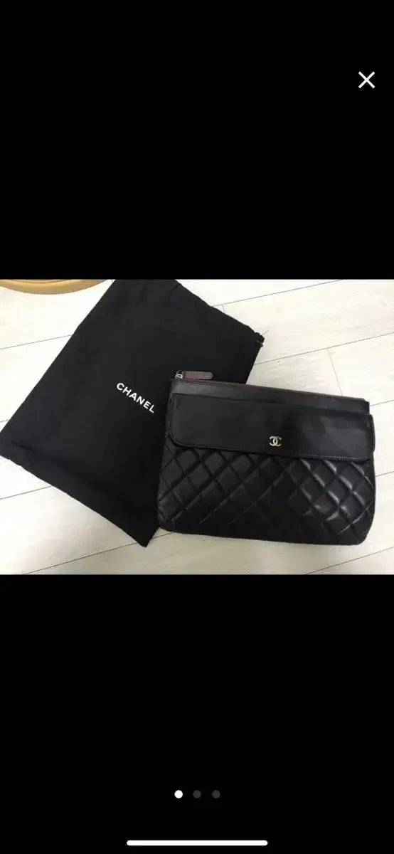 Chanel Lambskin Clutch Bag (100% authentic)