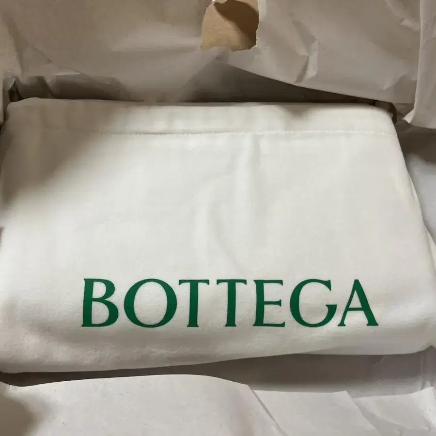 보테가베네타 BOTTEGA VENETA 스트랩 트리오 파우치 블랙