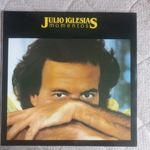 Lp중고 JULIO IGLESIAS / MOMENTOS 음반 판매합니다.