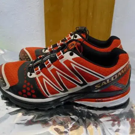 SALOMON XR CROSSMAX 등산화(270)