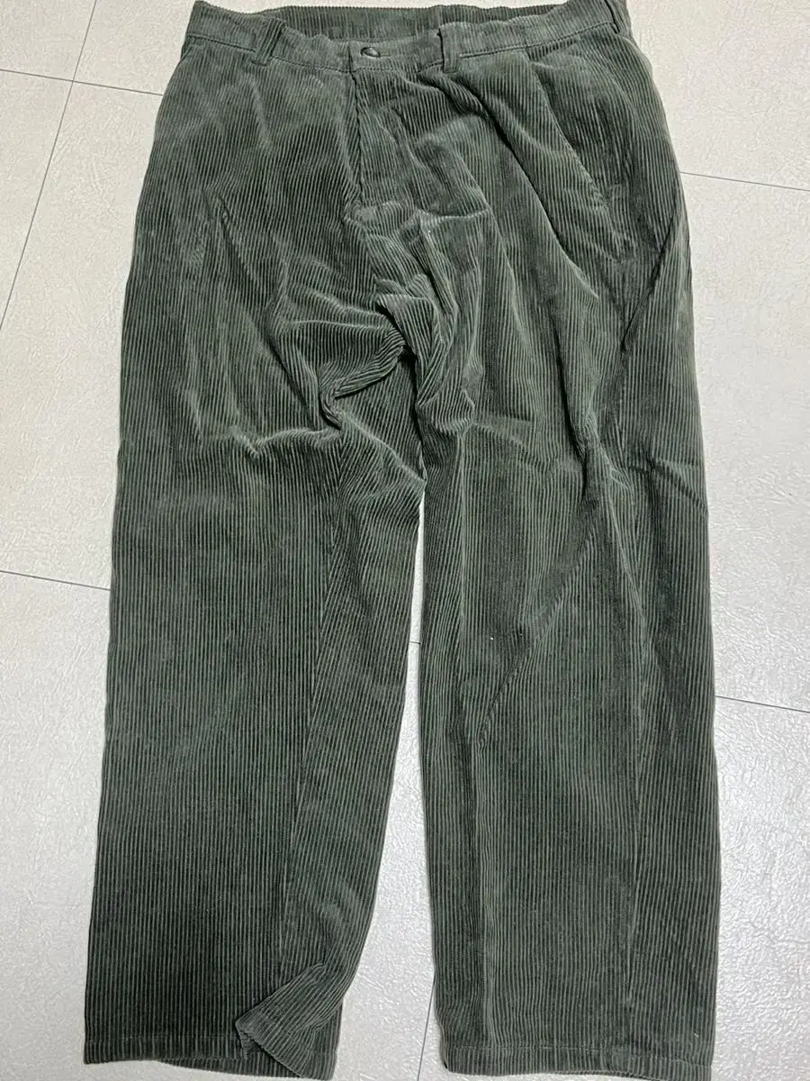 Sell pants and clothes