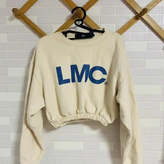 LMC 기모 크롭 맨투맨